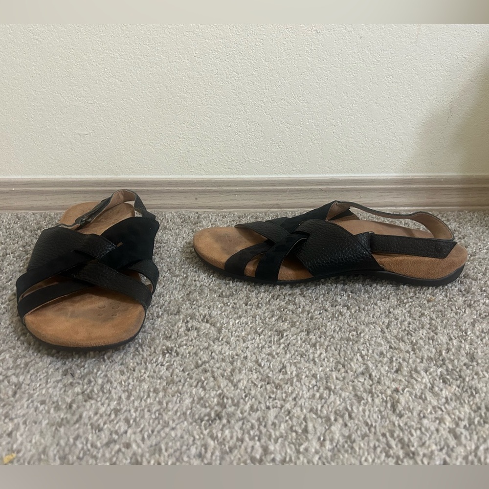 Vionic Black Cross-Strap Slingback Sandals Leather Velcro Women's Size 10 Casual